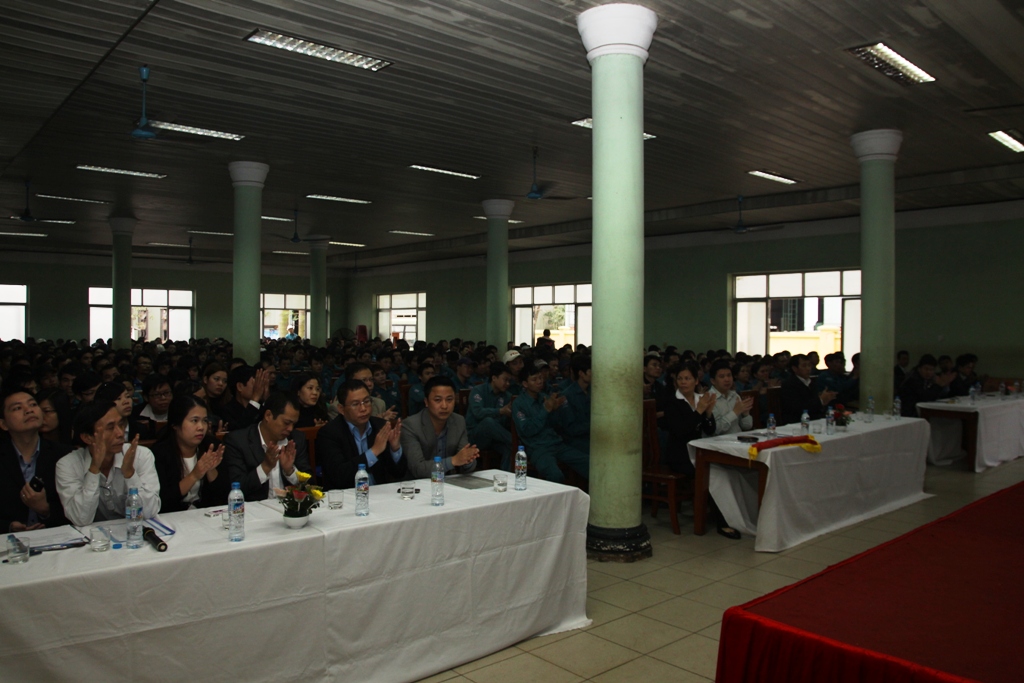 Lễ phát động thi đua năm 2013.