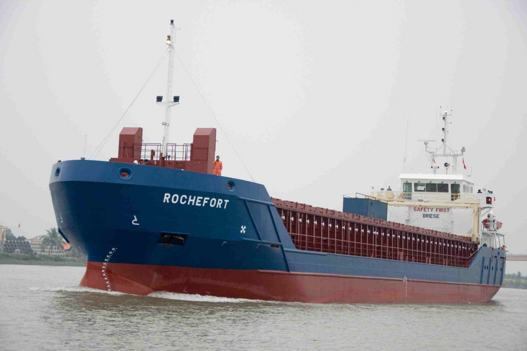 Long-distance commissioning of 3.300Dwt cargo ROCHEFORT SHIP Long-distance commissioning of 3.300Dwt cargo ROCHEFORT SHIP