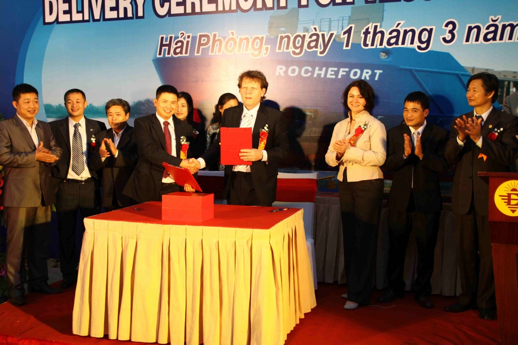 Ky ban giao tau Rochefort (td06).jpg